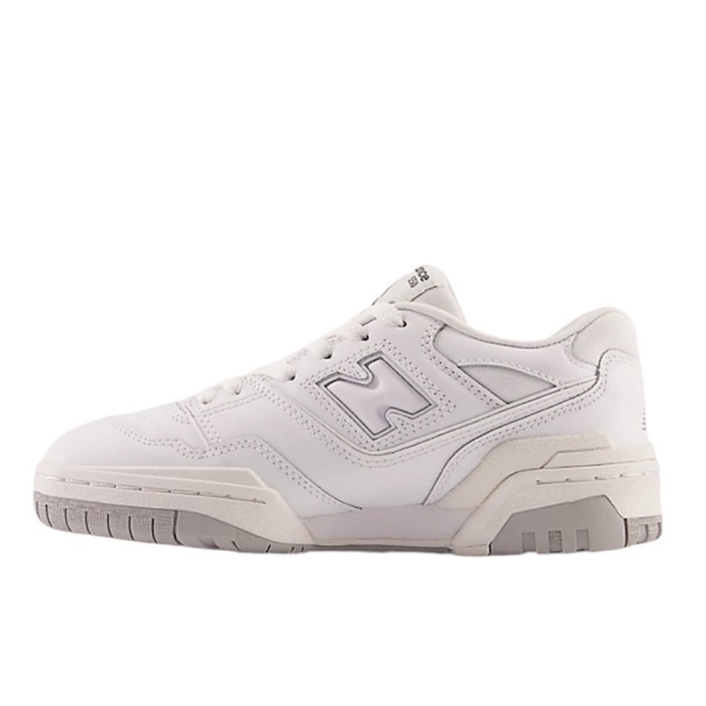NWT New Balance 550 White Size Youth 6/Women’s 7.5